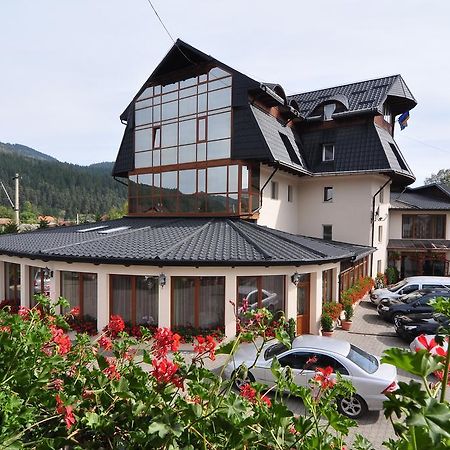 Hotel Cosmos Câmpulung Moldovenesc Eksteriør billede