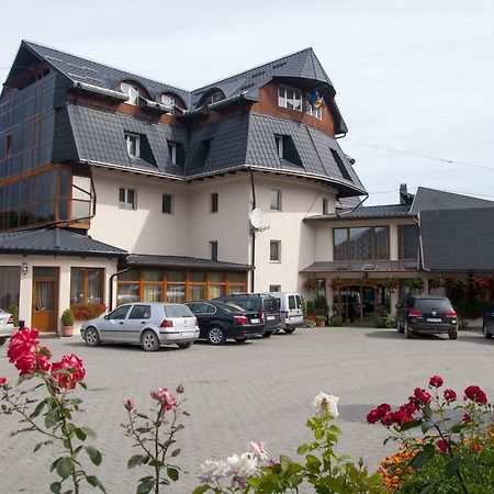 Hotel Cosmos Câmpulung Moldovenesc Eksteriør billede
