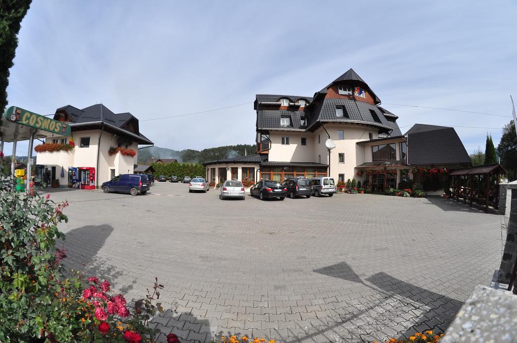 Hotel Cosmos Câmpulung Moldovenesc Eksteriør billede