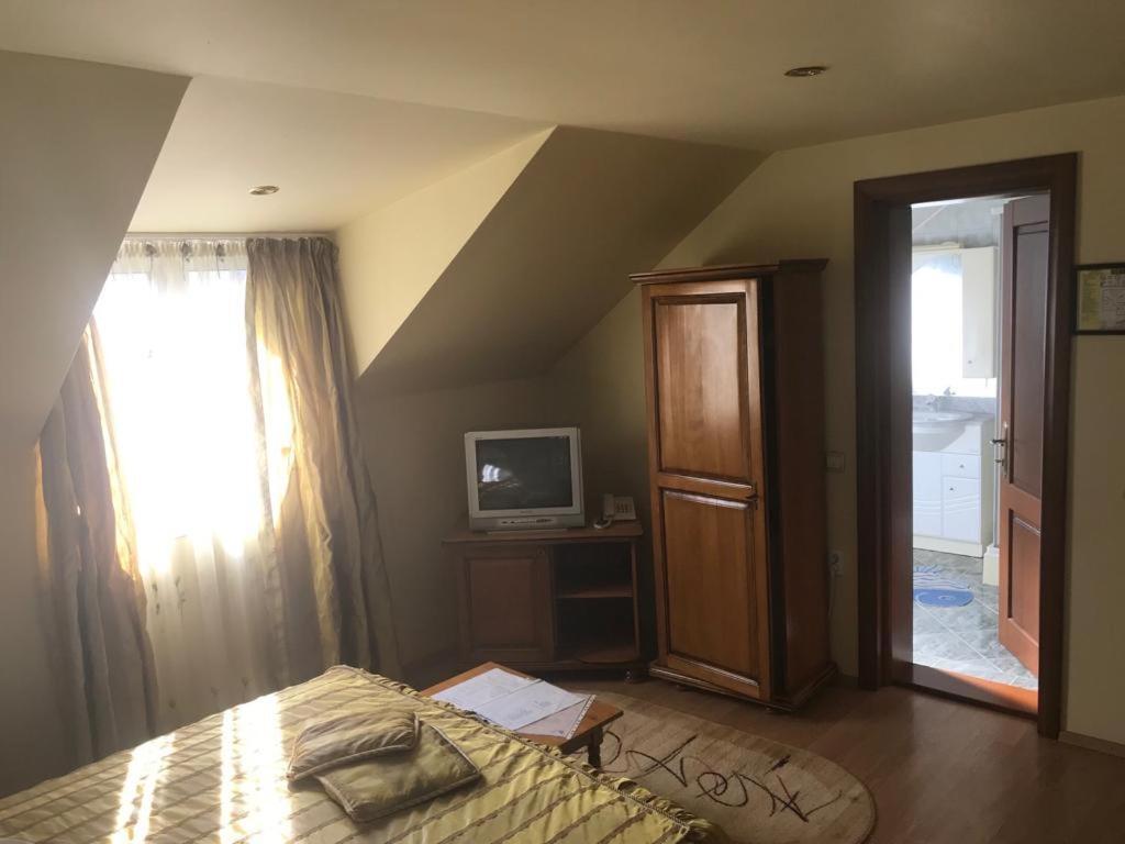Hotel Cosmos Câmpulung Moldovenesc Eksteriør billede