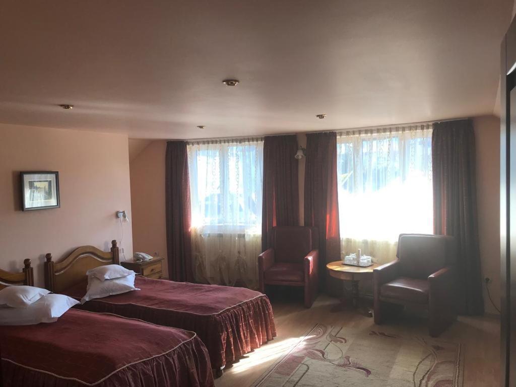 Hotel Cosmos Câmpulung Moldovenesc Eksteriør billede