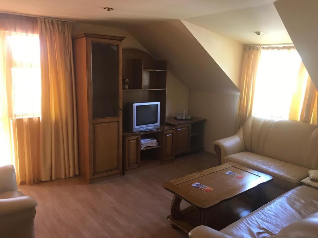 Hotel Cosmos Câmpulung Moldovenesc Eksteriør billede