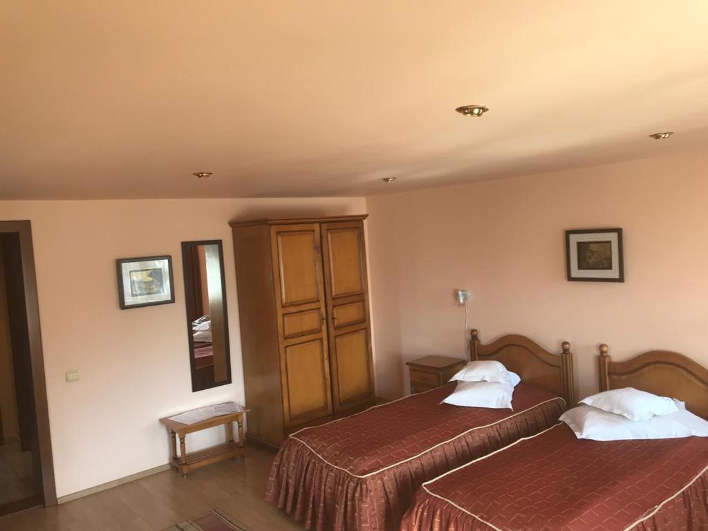 Hotel Cosmos Câmpulung Moldovenesc Eksteriør billede