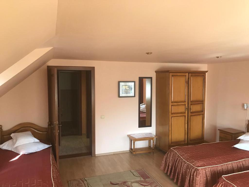 Hotel Cosmos Câmpulung Moldovenesc Eksteriør billede